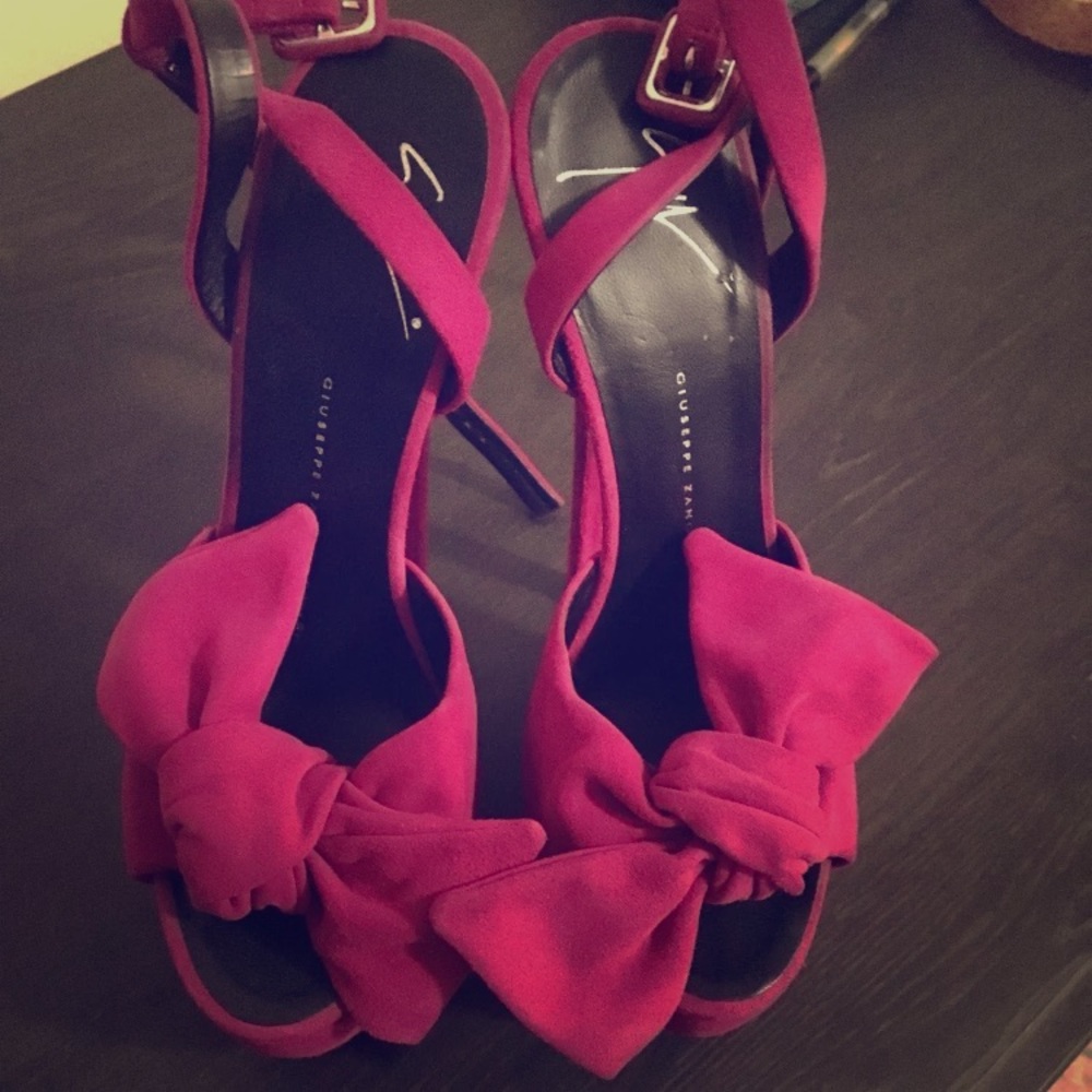 Giuseppe Zanotti Denny Bow 🎁